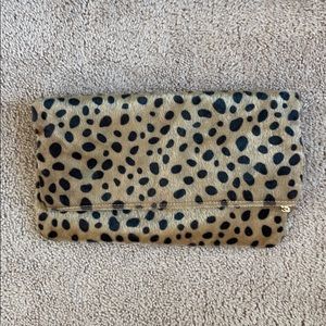 Leopard clutch
